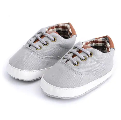 Solid canvas shoes for toddlers and baby boys